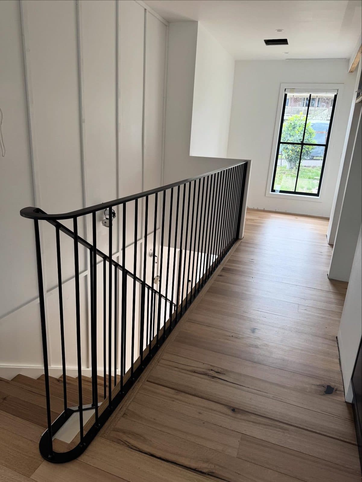 Balustrade line along the upper landing